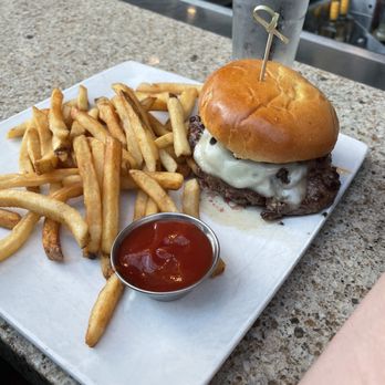 Union Rooftop - waygu burger - New American Near Me - Minneapolis, Minnesota Union Rooftop - waygu burger - New American Near Me - Minneapolis, Minnesota