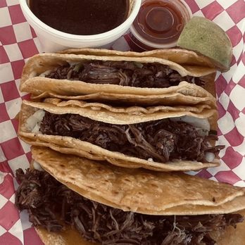 Carnitas El Cliente - Quesabirrias - Food Trucks Near Me - Conroe, Texas