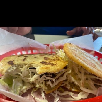 Taqueria Aztlan - Gordita with chicken and carne asada - Mexican Near Me - Homestead, Florida Taqueria Aztlan - Gordita with chicken and carne asada - Mexican Near Me - Homestead, Florida
