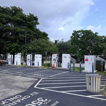 EVgo Fast Charging Station - EV Charging Stations Near Me - Wilton Manors, Florida