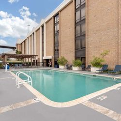 Best Western Plus Austin Central - Outdoor Pool