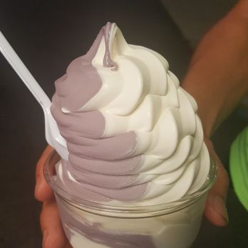 Sugar Lips - Blackberry and vanilla custard soft serve - Ice Cream & Frozen Yogurt Near Me - Johnson City, New York
