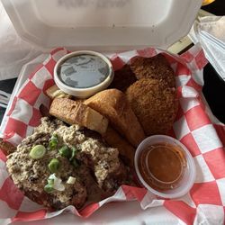 UP-N-Smoke BBQ - Pork wings with collard greens and fried green tomatoes