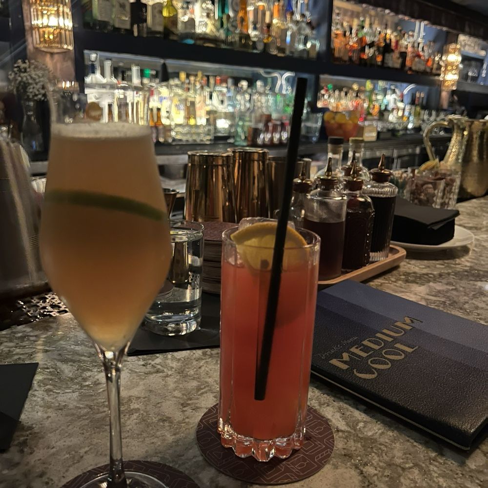 Medium Cool Cocktail Lounge - Cocktail Bars Near Me - Miami Beach, Florida Medium Cool Cocktail Lounge - Cocktail Bars Near Me - Miami Beach, Florida