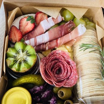 Spreads by Sav - a box of food - Food Delivery Services Near Me Spreads by Sav - a box of food - Food Delivery Services Near Me