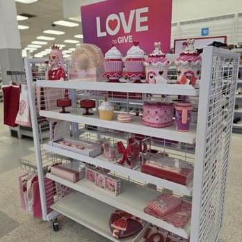 Ross Dress for Less - Valentine's Day as arrived - Women's Clothing Near Me - Sacramento, California Ross Dress for Less - Valentine's Day as arrived - Women's Clothing Near Me - Sacramento, California