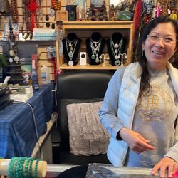 Se Se Shi Jae Gift Shop - Owner