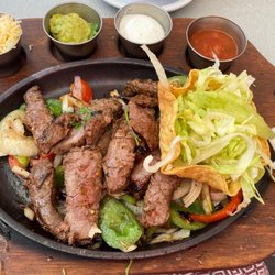 3 Amigos - Steak fajitas