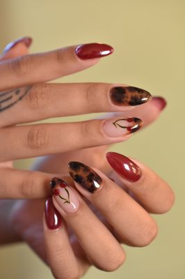 Hello Birdie Nail & Lash Lab by null