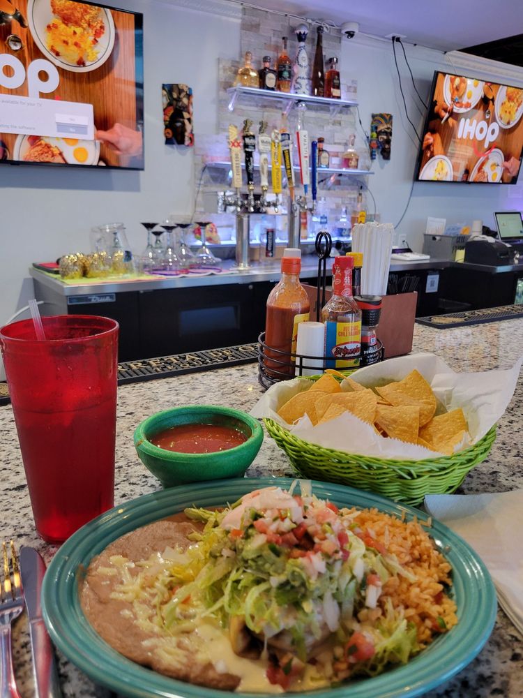 Poncho's Tacos & Beer Logo