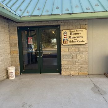Grafton Visitors Center - Entrance - Grafton, Illinois