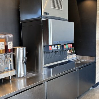 Chipotle Mexican Grill - Drinks and paper towels - Mexican Near Me - Sacramento, California Chipotle Mexican Grill - Drinks and paper towels - Mexican Near Me - Sacramento, California