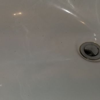 Quality Inn & Suites - Zoom in and see all the dirt and hair - Hotels Near Me - Springfield, Oregon