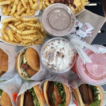 Shake Shack Santa Monica - Burgers Near Me - Santa Monica, California Shake Shack Santa Monica - Burgers Near Me - Santa Monica, California