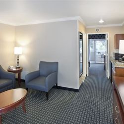 Best Western Plus Marina Shores Hotel