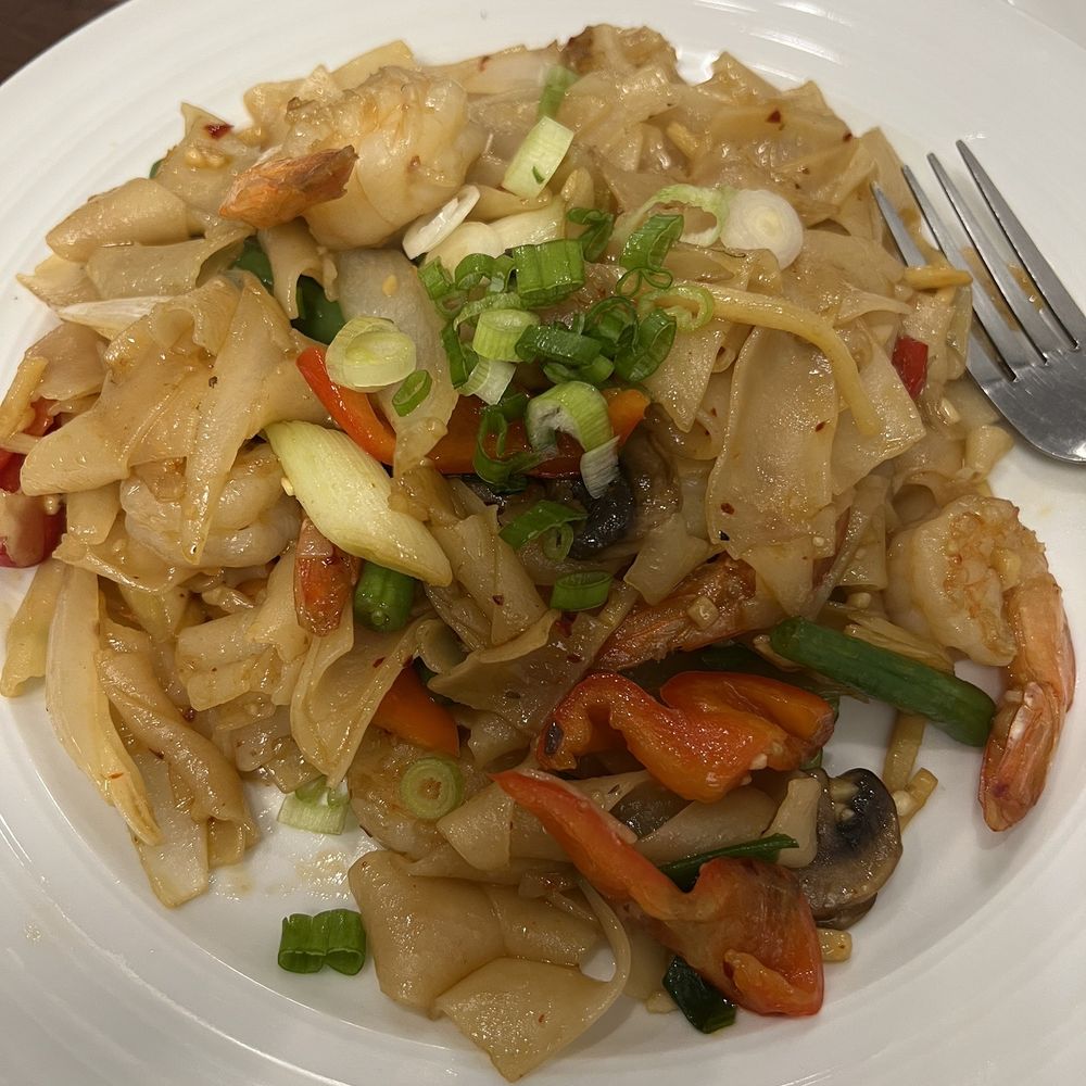 Nana Sushi Thai - Drunken noodles - Sushi Bars Near Me - Evergreen, Colorado