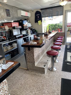 Lindy's Diner by null