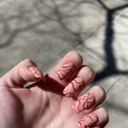 Nini Nail