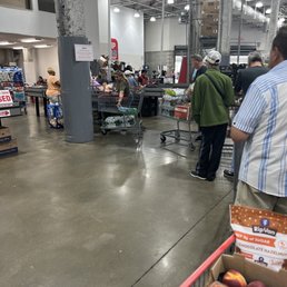Register line at 10:45 with 2 registers open