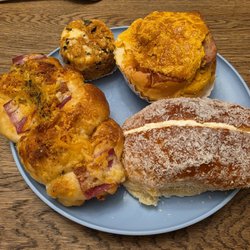 Baker Duck - Assorted buns