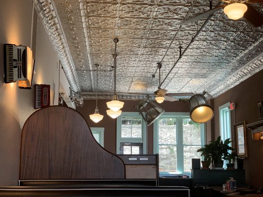 SQZBX Brewery & Pizza by null