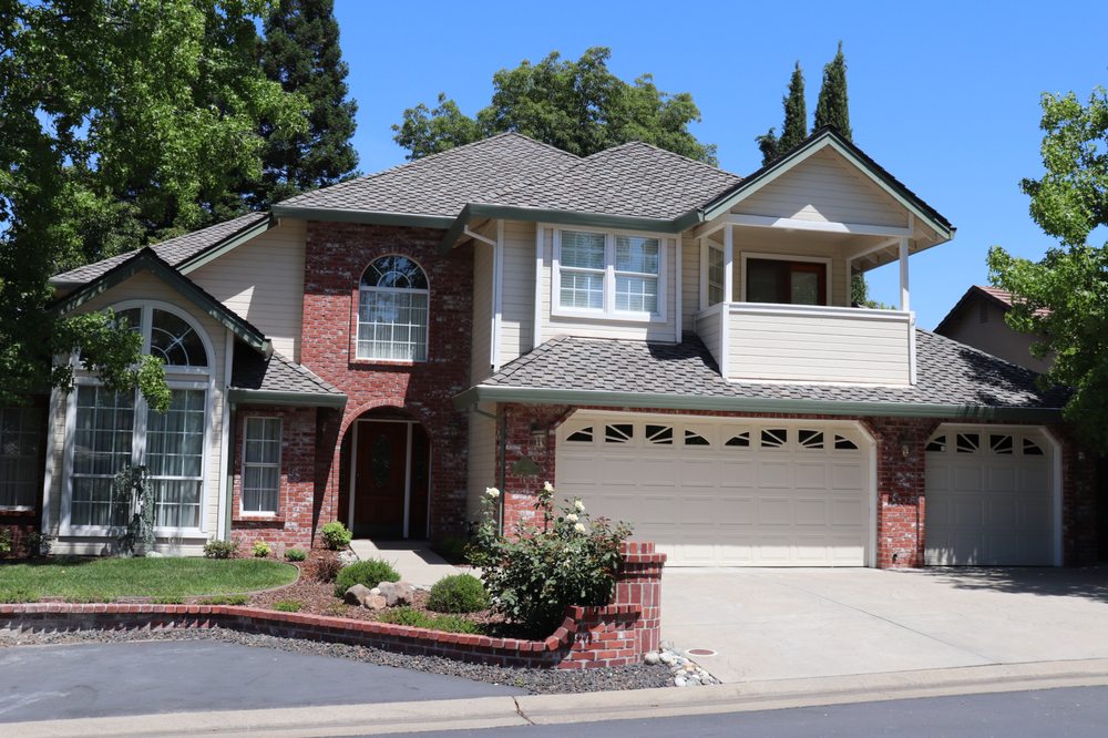 Slide of Clark's Gables Roofing