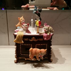 Das Spielzeug - They have beautiful music boxes like this one I bought as bathroom decoration