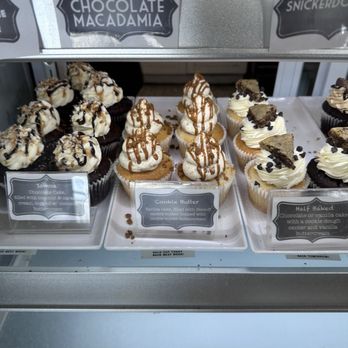 Sweet Savannah's - Several cookie and cupcake choices - Ice Cream & Frozen Yogurt Near Me - Marathon, Florida Sweet Savannah's - Several cookie and cupcake choices - Ice Cream & Frozen Yogurt Near Me - Marathon, Florida