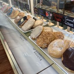 Halo Donuts - Raised Donuts