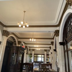 Ill Eagle Taphouse - Interior