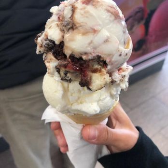Michoacán A Pedir de Boca - Gansito top, queso cotija bottom - Ice Cream & Frozen Yogurt Near Me - Watsonville, California Michoacán A Pedir de Boca - Gansito top, queso cotija bottom - Ice Cream & Frozen Yogurt Near Me - Watsonville, California