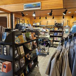 Voyageurs National Park - Rainy Lake Visitor's Center - Gift shop