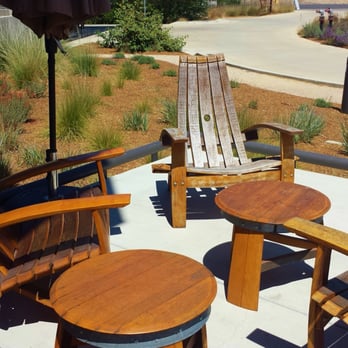 Shale Oak Winery - great place to rest and wait for the wine line van - Wineries Near Me - Paso Robles, California Shale Oak Winery - great place to rest and wait for the wine line van - Wineries Near Me - Paso Robles, California