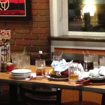 Chili's - Table not cleaned for I've 90 minutes - American Near Me - Corona, California