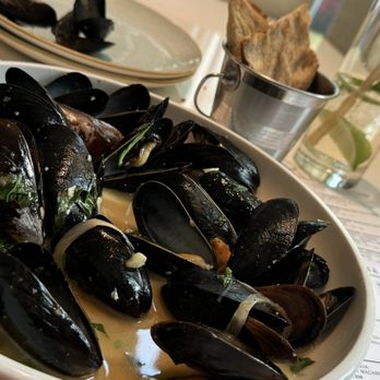 Sixty Vines - Mussels - Wine Bars Near Me - Winter Park, Florida Sixty Vines - Mussels - Wine Bars Near Me - Winter Park, Florida