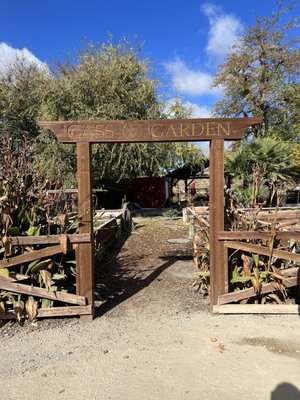 Third Wheel Tours by null