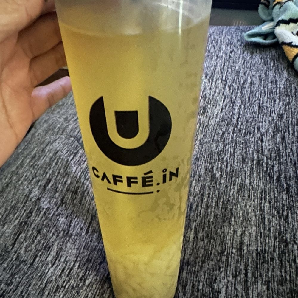 Lychee green tea with lychee jelly