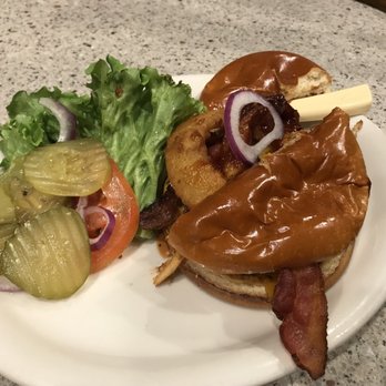 Grizzly Cafe - Western burger - American Near Me - Wrightwood, California