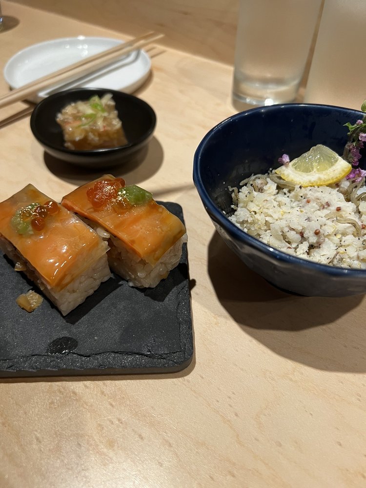 Hachiroku Handroll Bar & Tapas Logo