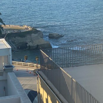 Duke's La Jolla - New American Near Me - La Jolla, California