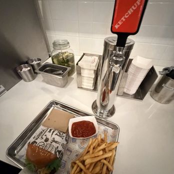 Super Duper Burgers - Burgers Near Me - Roseville, California