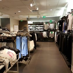 H & M