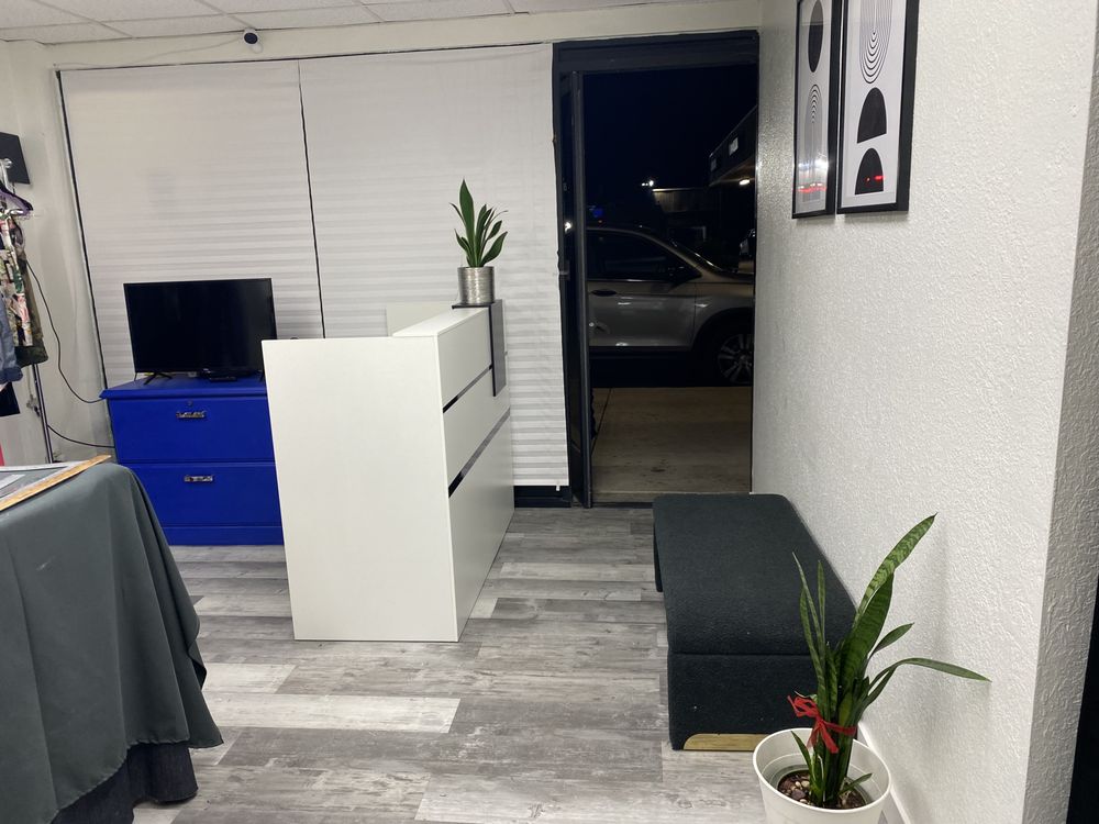 BLANCA’S TAILOR SHOP Updated August 2024 713 Broadway, Chula Vista