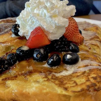 Another Broken Egg Cafe - Cinnamon Roll French Toast - Breakfast & Brunch Near Me - Shreveport, Louisiana