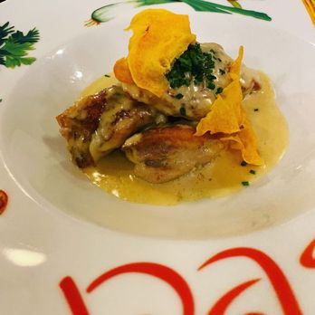 Le Bouclard - Tarragon chicken - French Near Me - Paris, 75 Le Bouclard - Tarragon chicken - French Near Me - Paris, 75