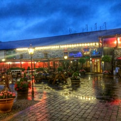 Arthur's Bar - Looking across the Courtyard to Arthur's Bar at night...
