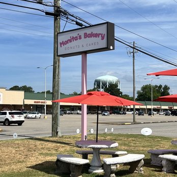 Monita's Bakery - Custom Cakes Near Me - Gardendale, Alabama