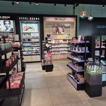 Parfümerie Douglas - Cosmetics & Beauty Supply Near Me - Dusseldorf, NW Parfümerie Douglas - Cosmetics & Beauty Supply Near Me - Dusseldorf, NW