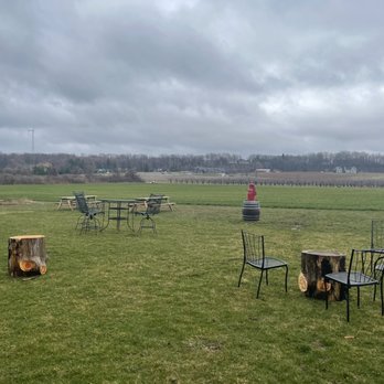 Freedom Run Winery - Wine Tasting Room Near Me - Lockport, New York