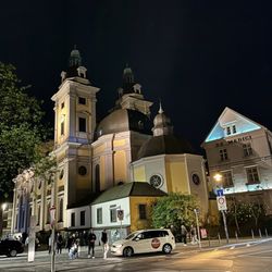 St. Andreaskirche mit dem Mausoleum von Jan-Wellem
